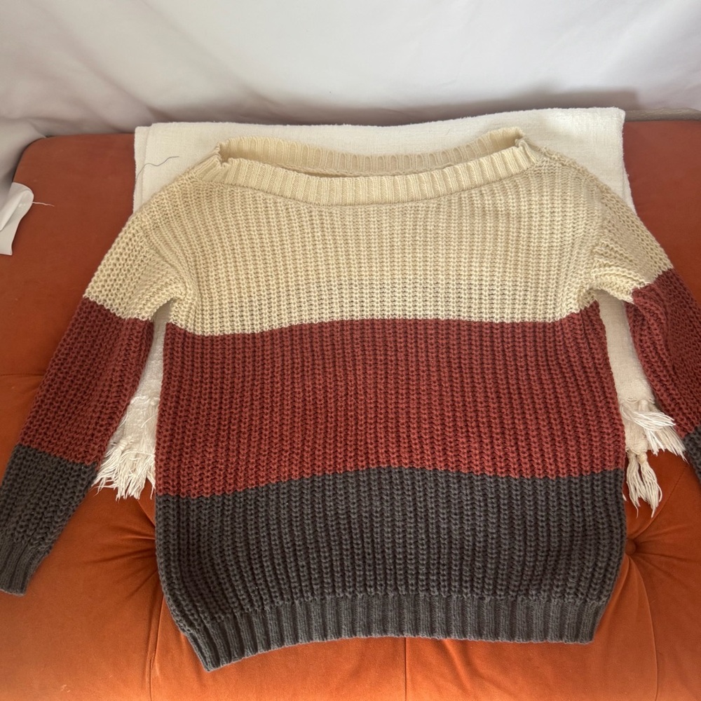Colorblock Knit Sweater - Picture 2 of 3
